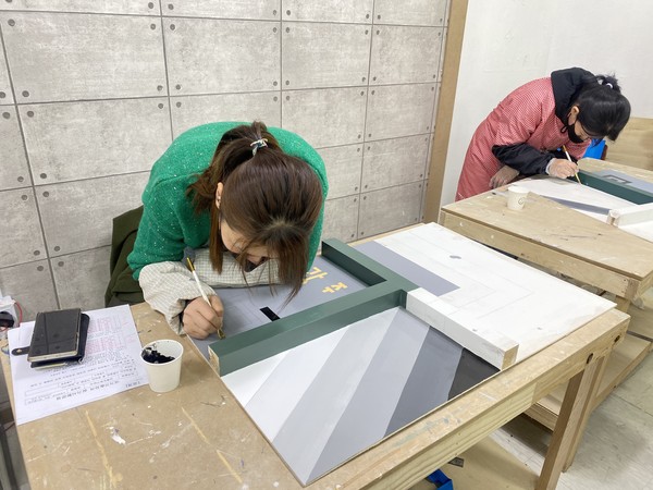 건축도장기능사 여자 수험생들