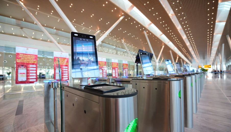 img src="베트남_호치민공항_T3터미널_운항.jpg"alt"베트남 호치민 공항 T3 터미널 운항 시작"