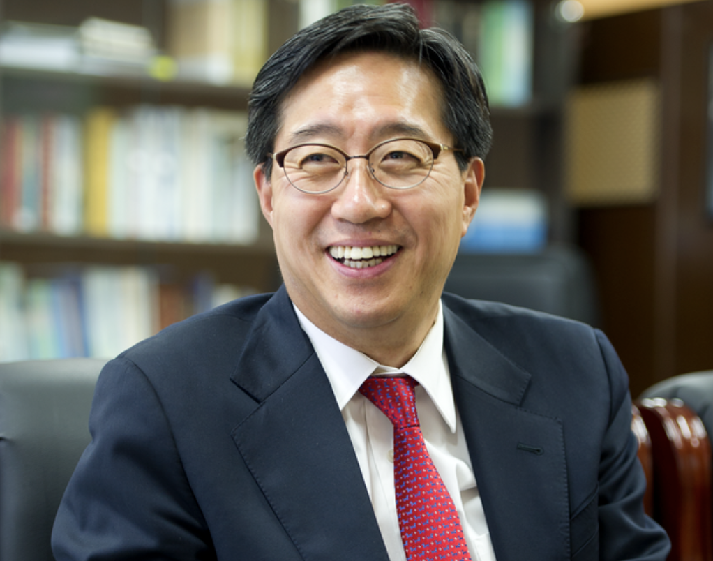  정치인 전하진 나이 고향 학력 이력 재산 프로필 (기업인 출신)