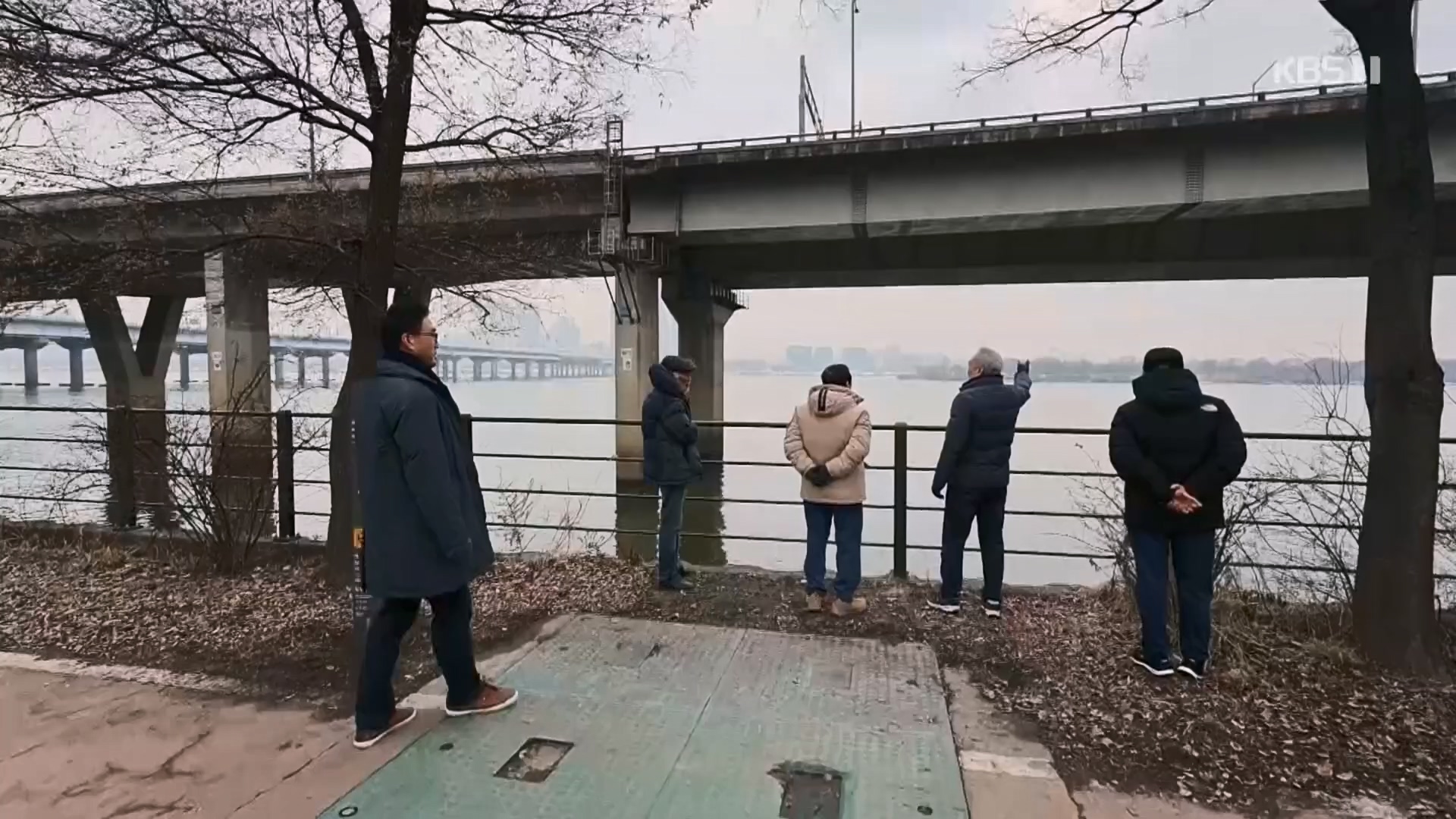 동네 한 바퀴.E256.240203p.H264-F1RST.mp4_20240204_174757.679.jpg