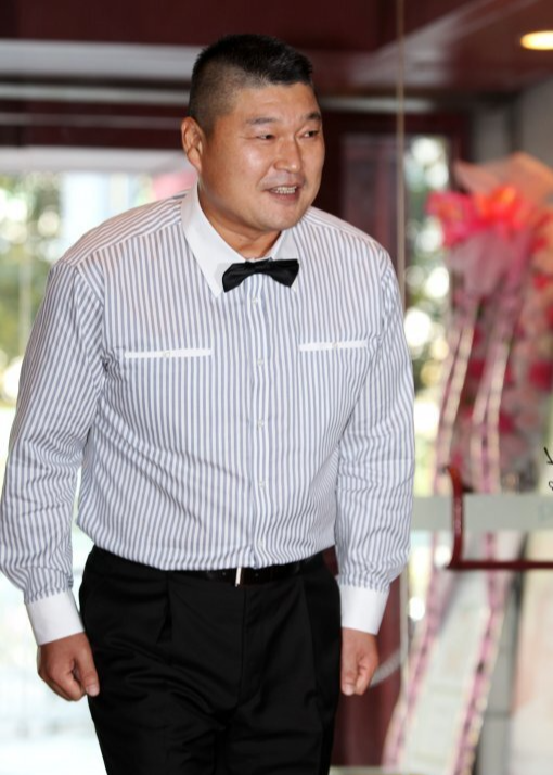  강호동 전액기부와 프로필  /   나이 가족 키 몸무게 야쿠자 이효진 불량배 백두산 신서유기 씨름 탁구 kg