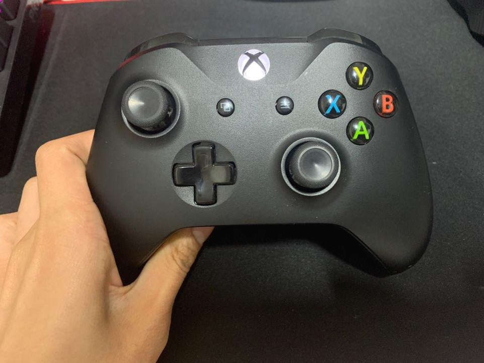  엑스박스 게임 패드 -  XBOX ONE S 게임패드를 사용하는 이유~!