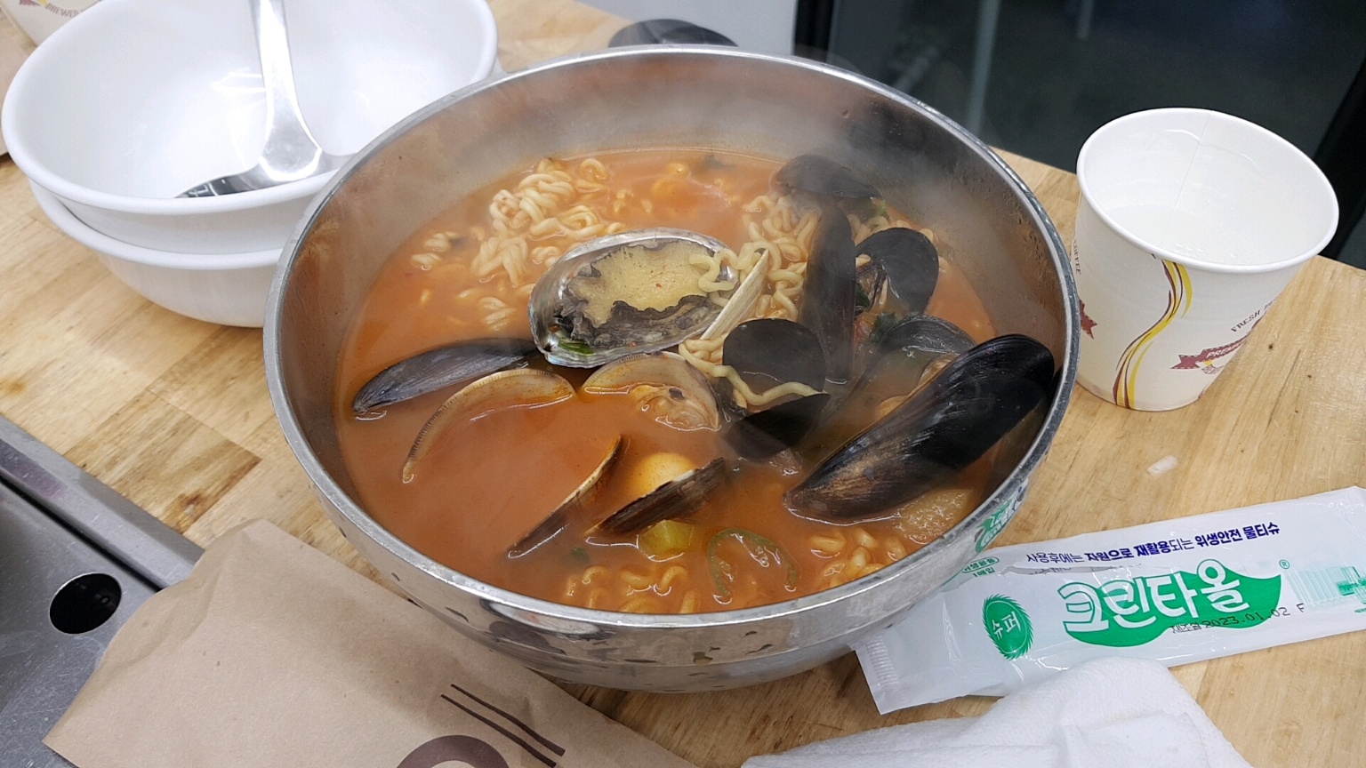 강릉 정동진 지역 맛집 고기랑 조개랑 - 해물라면