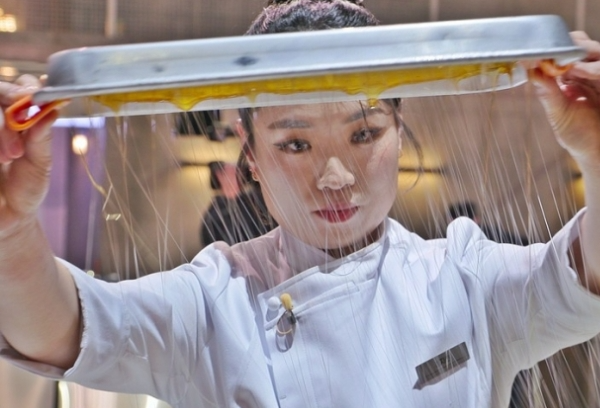 정지선쉐프의 멋진 요리대결모습입니다