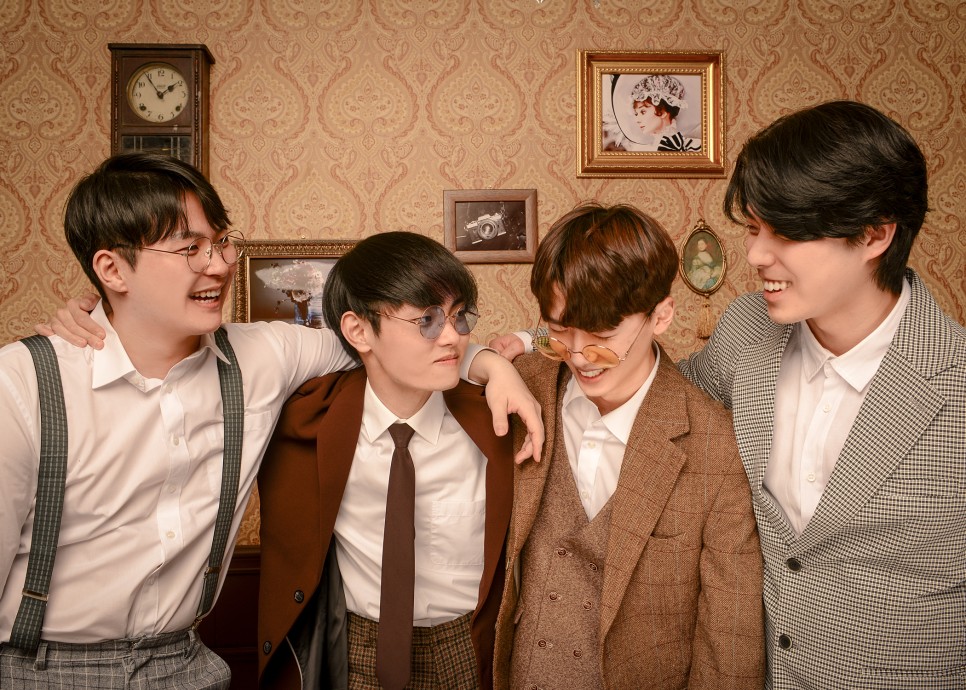 우정 짤 포즈랑 콘셉트 신경 쓰지 마세요! 광주우정사진스튜디오 23