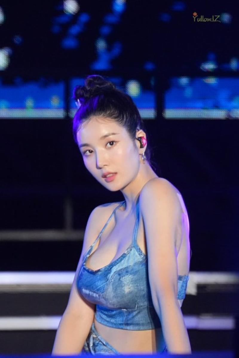  230819 권은비 카스쿨 페스티벌 팬직찍 움짤 gif