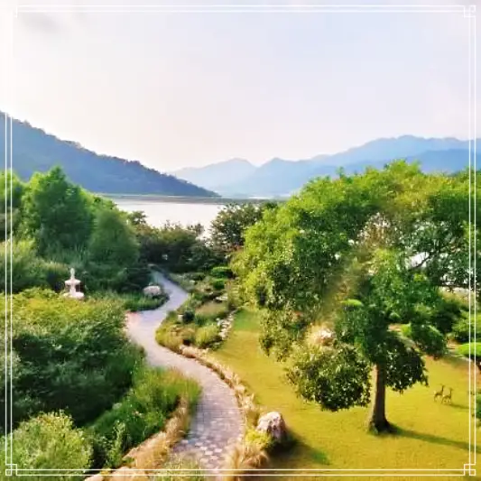  11월30일 생방송 오늘저녁 해남 땅끝마을 맛집 독일빵 바움, 크로와상, 소금빵, 커피 딸기라떼 추천 대한민국 보물정원 오류제 저수지뷰 흑석산 겨울 정원 카페 위치