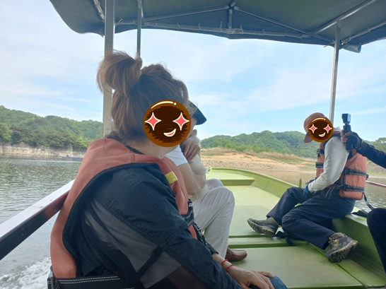 부소담악을 배를 타고 돌다.