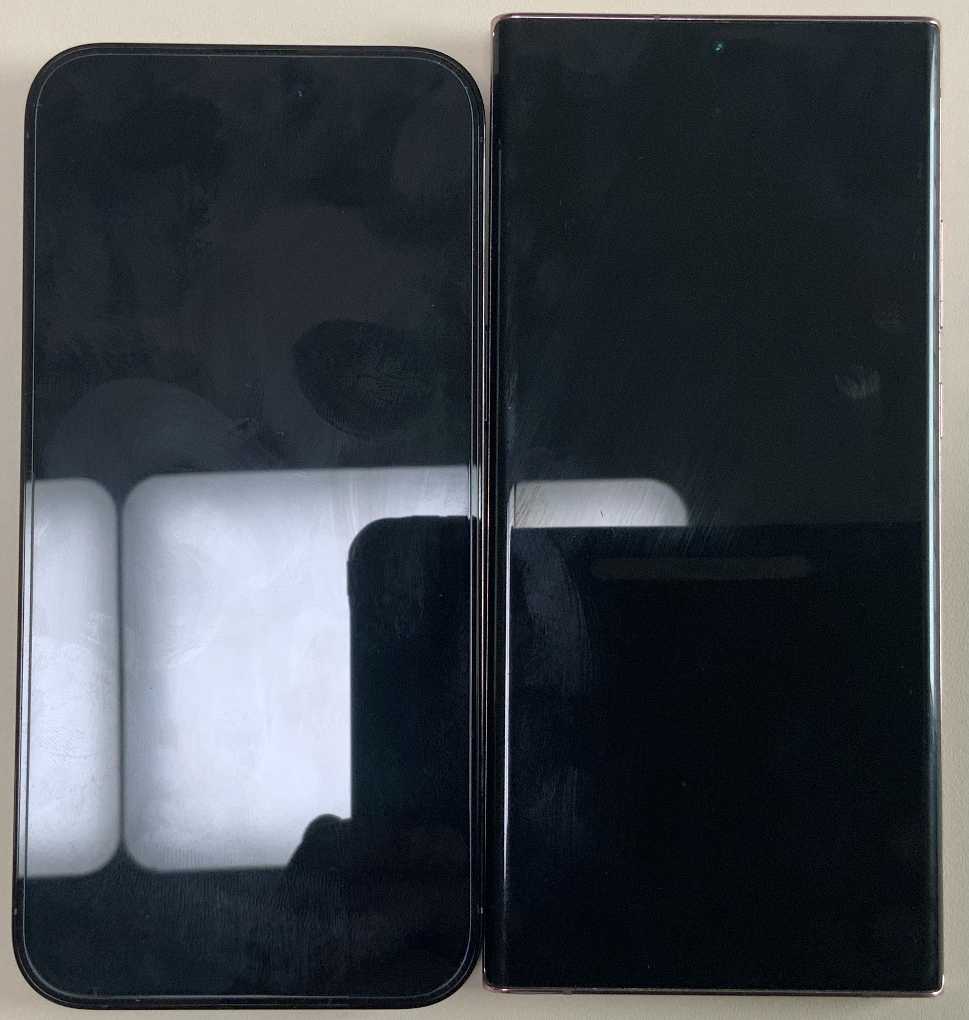 아이폰14 프로맥스 256GB vs 갤럭시 노트20 울트라 크기 비교(길이)