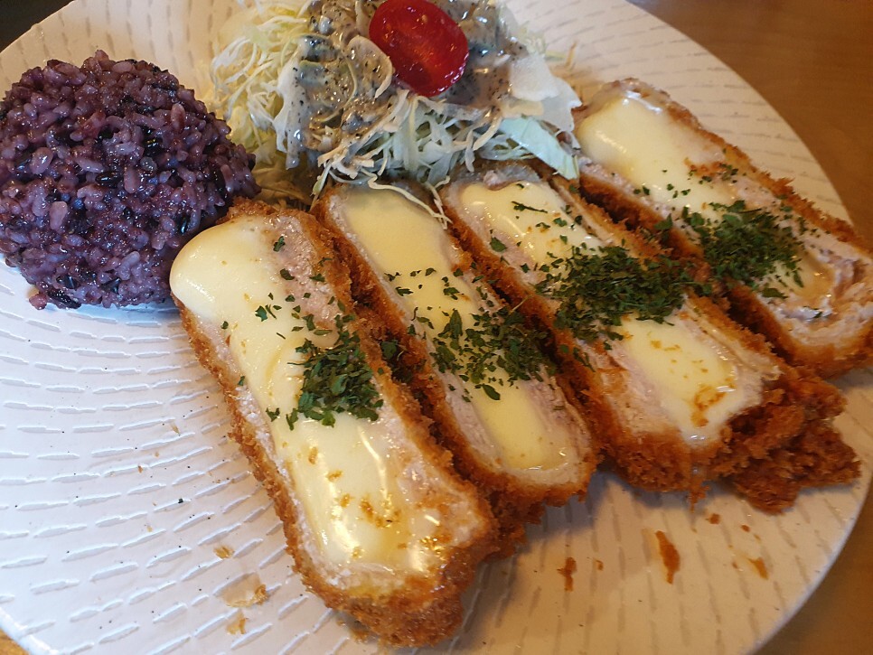 창녕의 흑돼지 수제 돈까스 전문점 화왕돈까스 - 화왕돈까스 후기 창녕의 흑돼지 수제 돈까스 전문점 화왕돈까스 - 화왕돈까스 후기