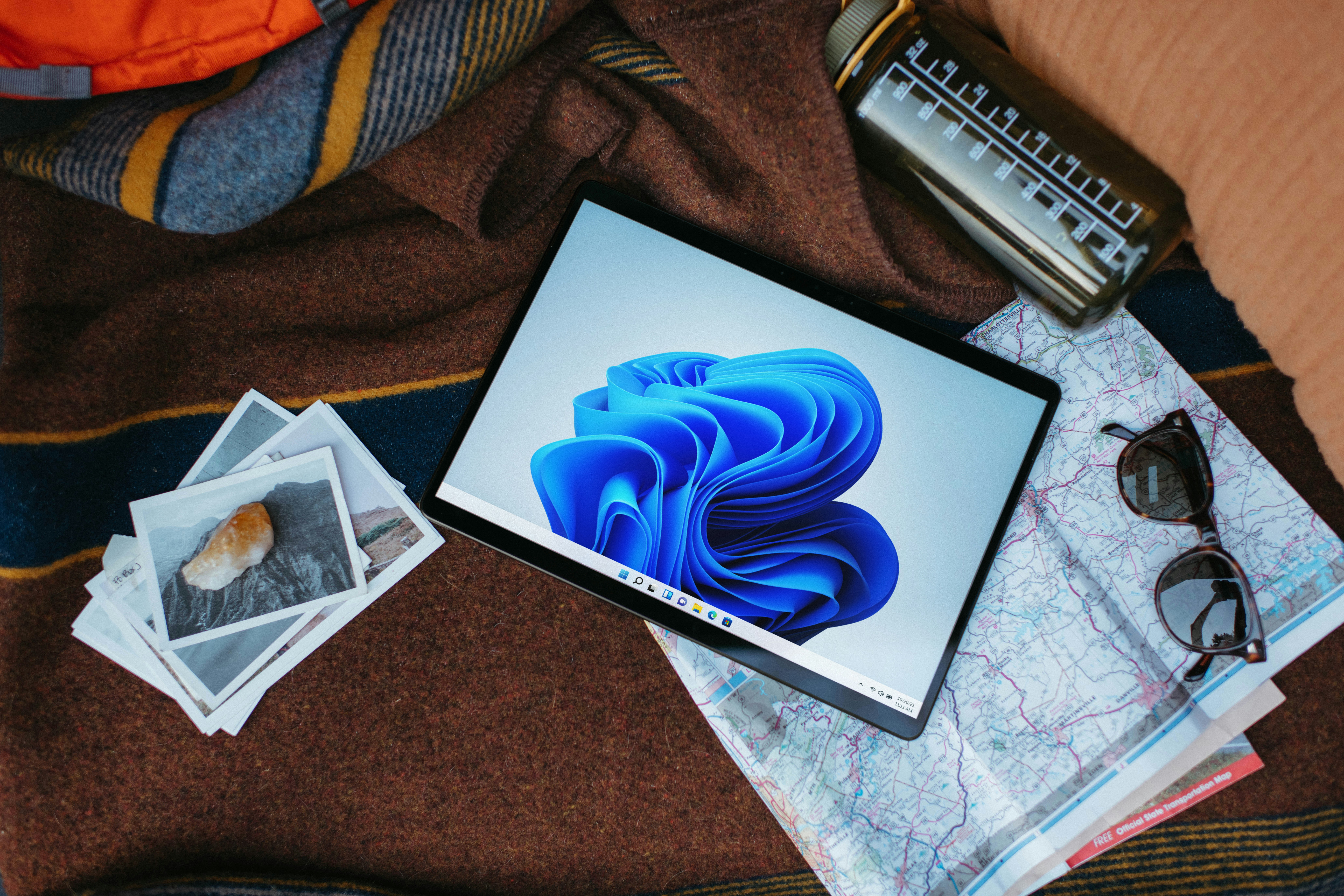 Photo by <a href="https://unsplash.com/@windows?utm_content=creditCopyText&utm_medium=referral&utm_source=unsplash">Windows</a> on <a href="https://unsplash.com/photos/a-laptop-computer-sitting-on-top-of-a-bed-lhDjusLtpP4?utm_content=creditCopyText&utm_medium=referral&utm_source=unsplash">Unsplash</a>