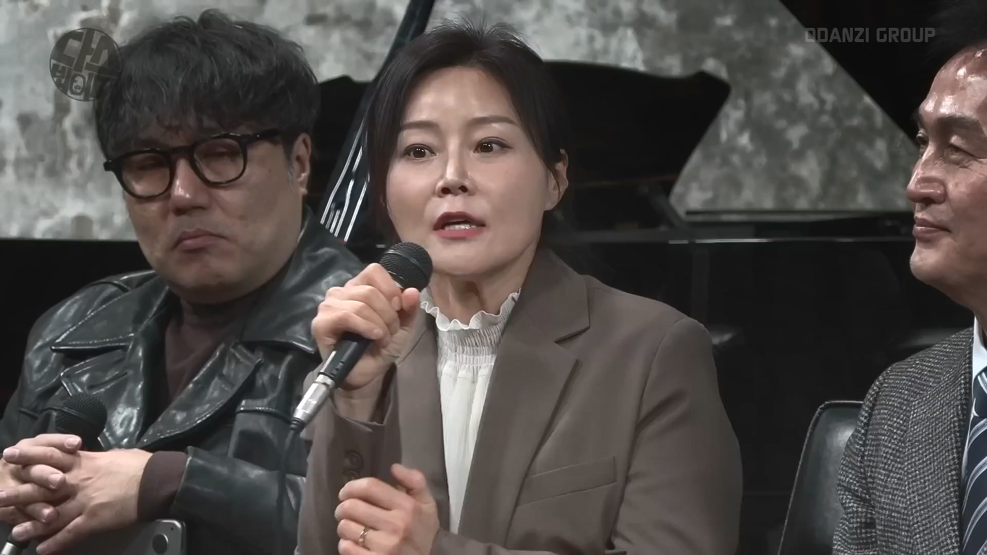 [김어준의 다스뵈이다] 337회 윤석열 체포 이렇게 하자, 박구용의 혁명 3단계, 2025 맛 좀 봐라 (1080p_30fps_H264-128kbit_AAC).mp4_20250111_164542.121.jpg