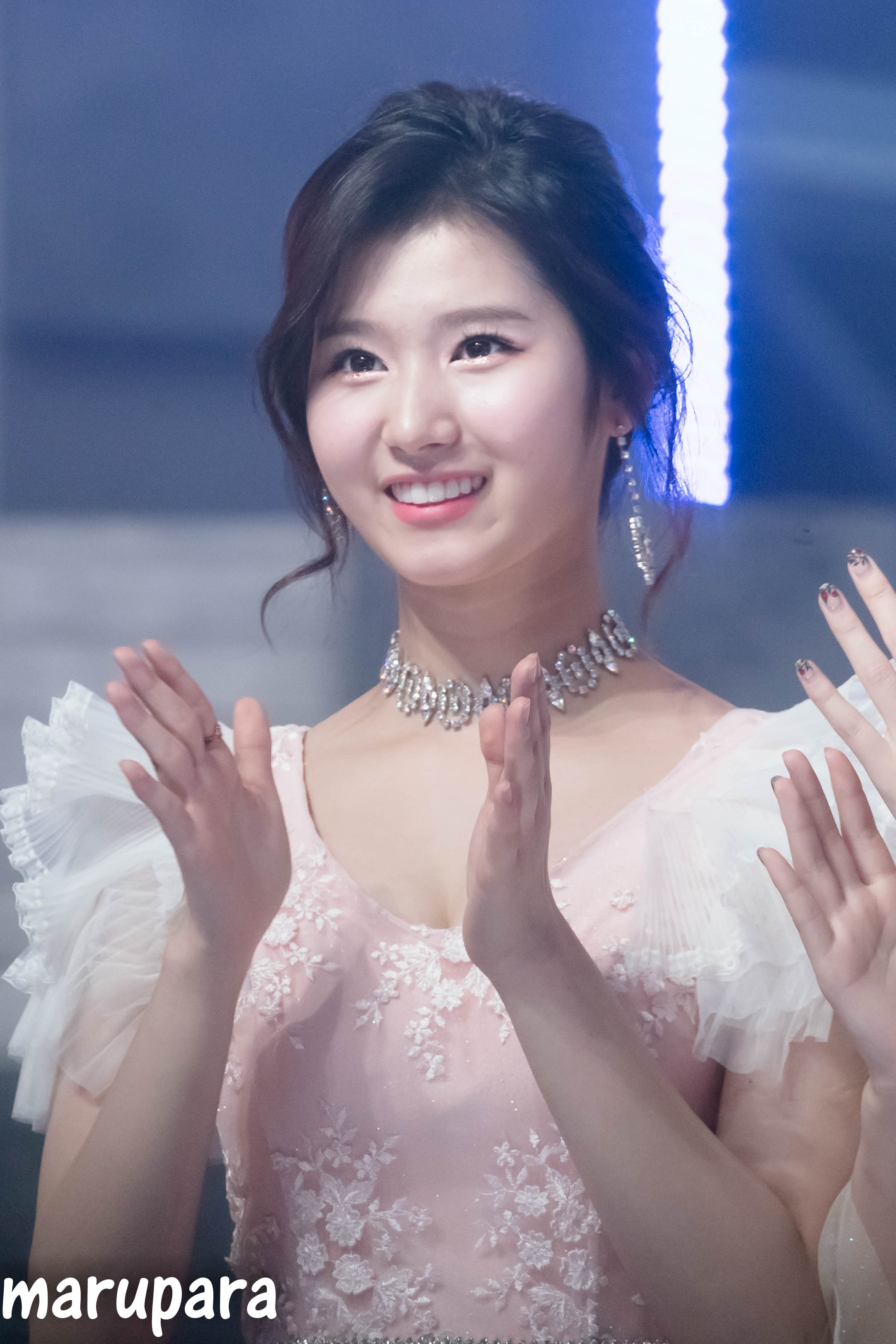  4년전 MBC 가요대제전 흐뭇한 의상 트와이스 사나