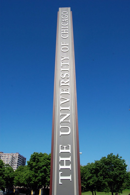 시카고 대학의 상징탑