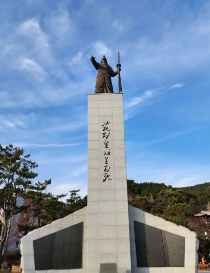 이순신공원의-이순신-동상