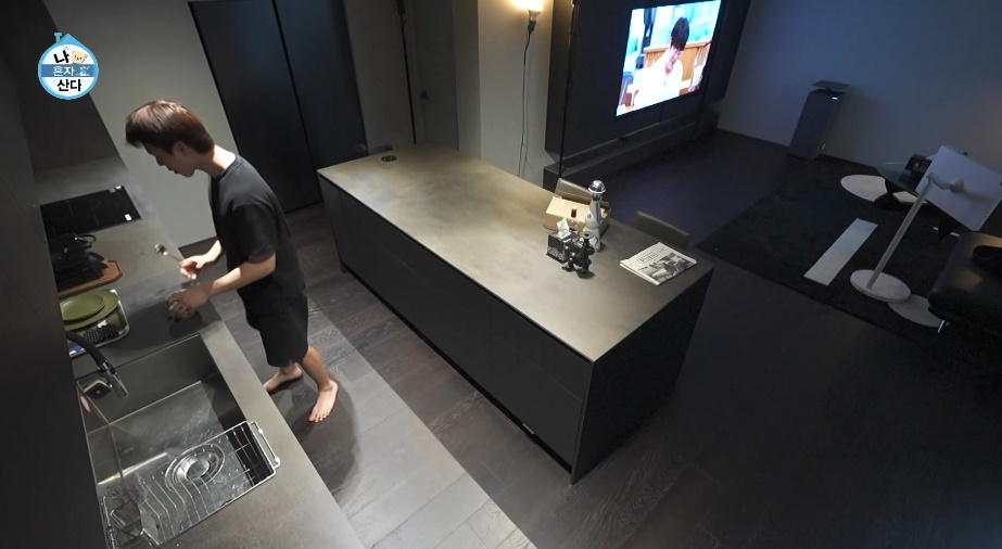 역대급 광공집이라는 나혼산에서 최초 공개된 육성재 집.jpg | 인스티즈