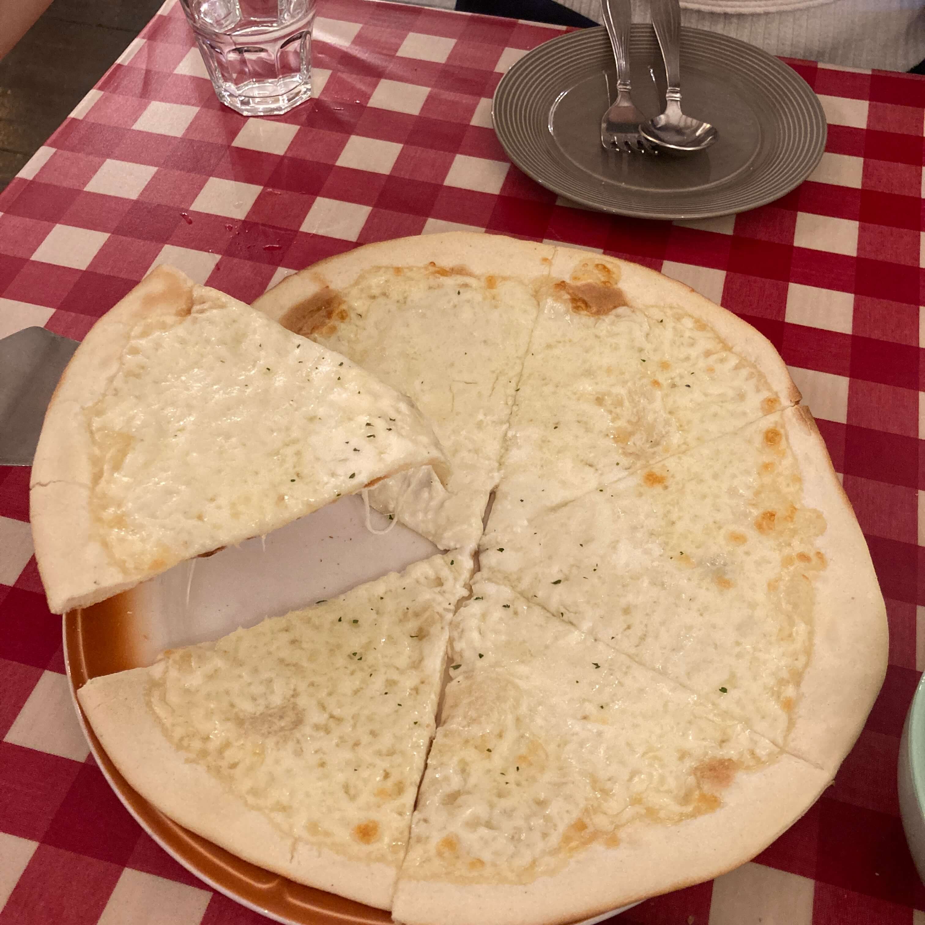 삐아또 고르곤졸라 피자1