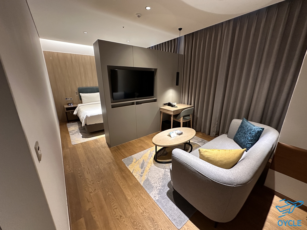  서울 - 힐튼 가든인 서울 강남 호텔 킹 디럭스 룸 후기 / Hilton Garden Inn Seoul Gangnam Hotel