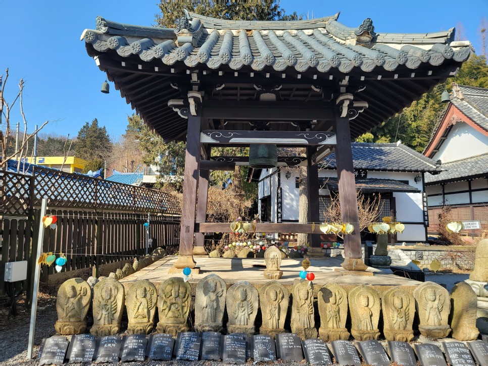 식민지배 아픔을 느낄 수 있는 동국사 9