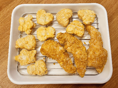 목우촌 치킨 너겟 vs. 교촌 리얼 크리스피 텐더 비교, 추천 / 치킨텐더 발뮤다 몇 분 몇 도 돌려요? 1