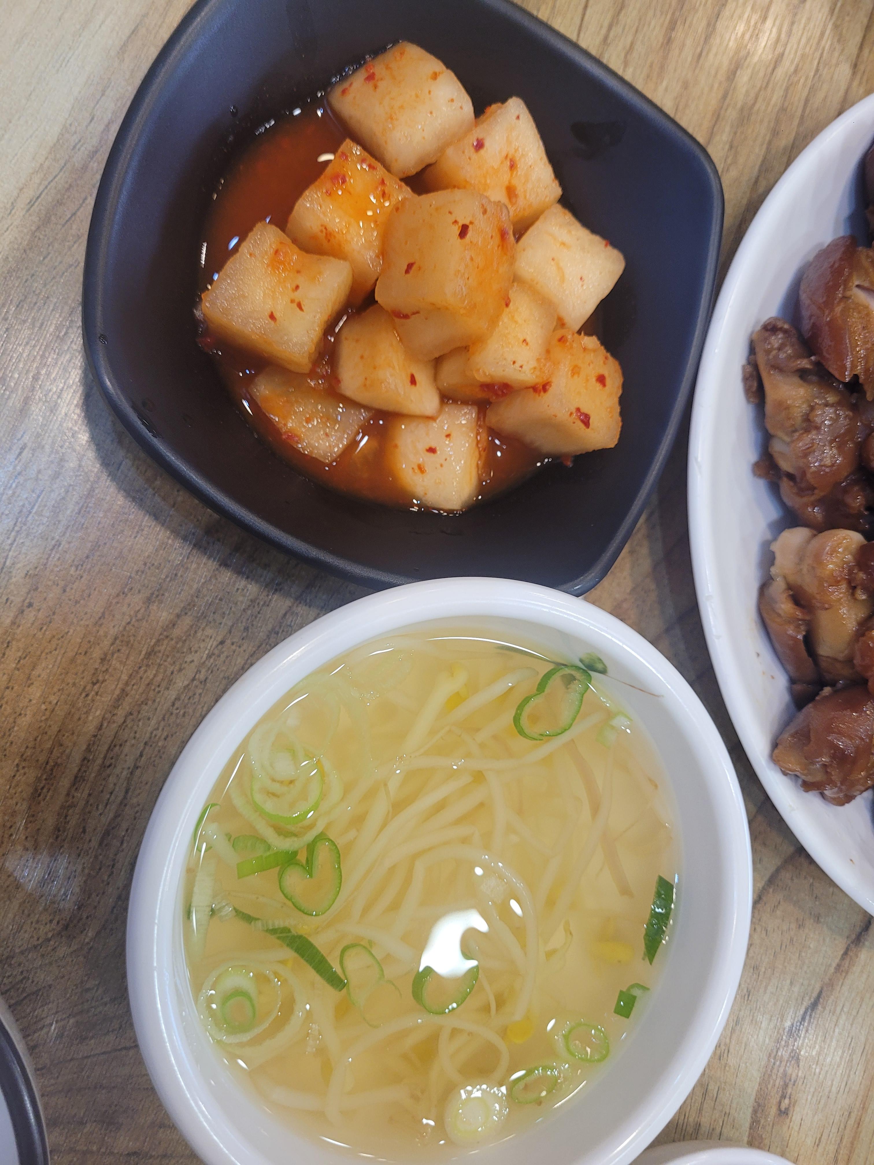 Hongyureungohyangjokbalsamgyetang 4