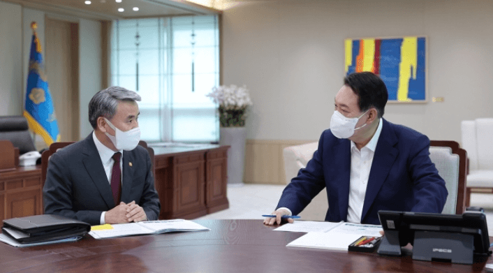 이종섭 국방부 장관 및 윤석열 대통령 사진
