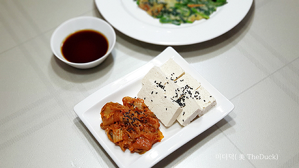 볶음김치로 만든 두부김치