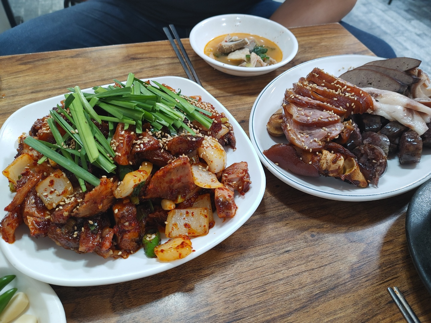  [공덕 맛집] 공덕시장 족발시키면 순대국도 주고 순대도 주고 떡볶이도 준다고?