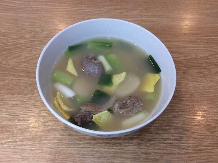  별미가 된 새해맞이 음식, 떡국(Sliced Rice Cake Soup)