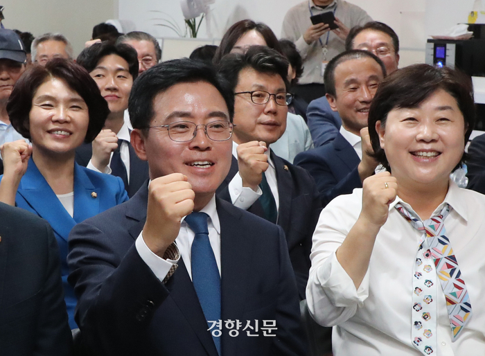  ‘윤석열 대 이재명’ 대리전 강서구청장