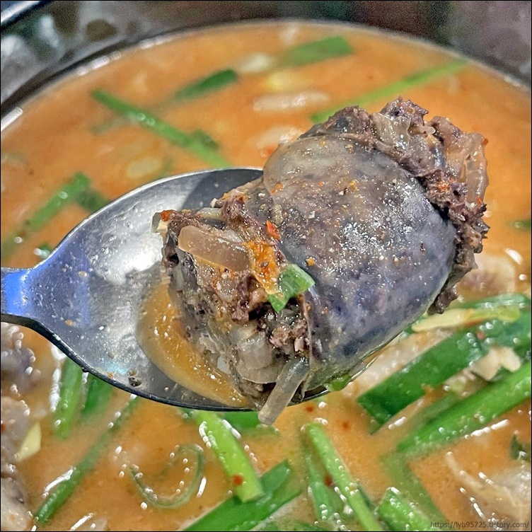 홍대-맛집-추천-보승회관-순대국밥-사진