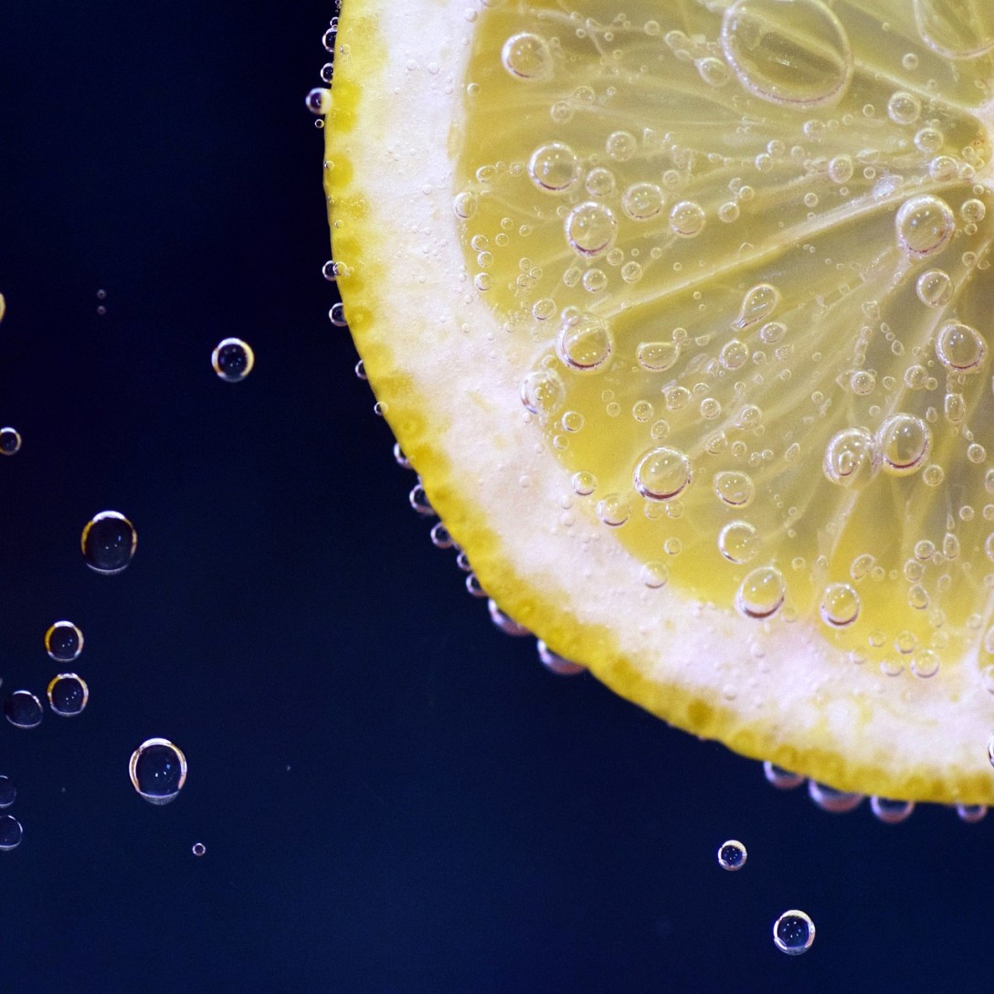 비타민 C (Vitamin C)가 풍푸한 레몬 사진