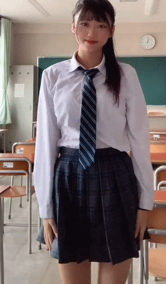  일본의 흔한 여고생.gif