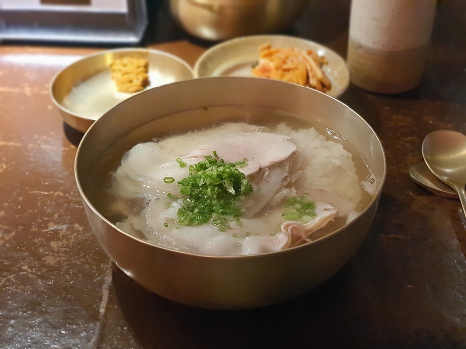  합정 돼지곰탕 맛집 - 옥동식
