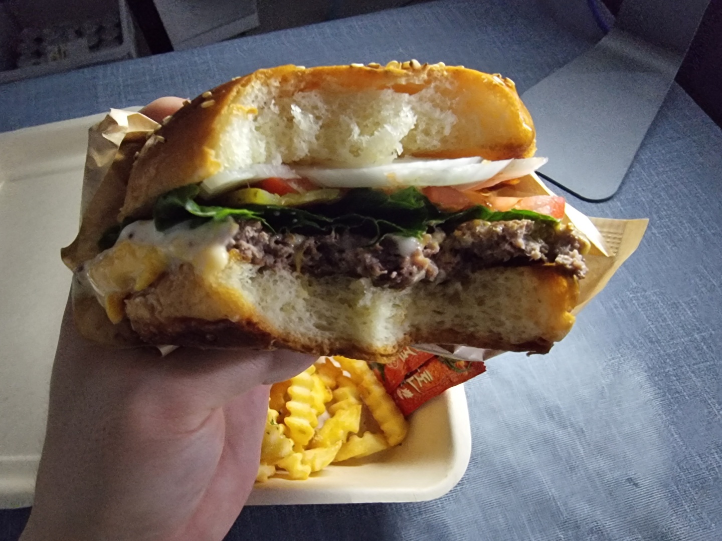  [동대문 맛집 추천] 패티를 고기집에서 구워왔나? - 더블식스버거