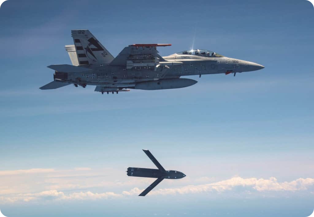 2019년 Super Hornet 전투기에서 시험하고 있는 LRASM 모습