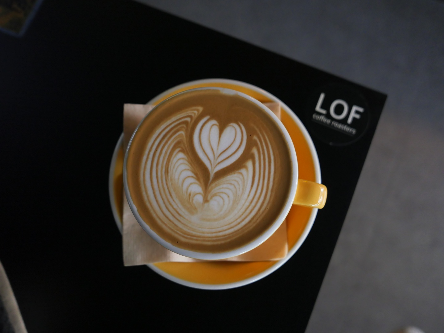  월드 라떼아티스트의 매장, 군자역 '로프커피'(LOF COFFEE)