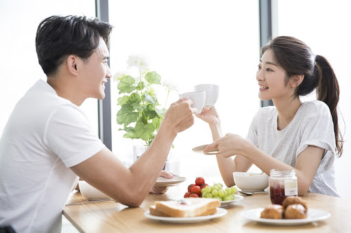  아침 식사 꼭 해야 하는 이유 ㅣ 중년 남성의 고독, 암 발병 위험 높아져 Men's loneliness linked to an increased risk of cancer