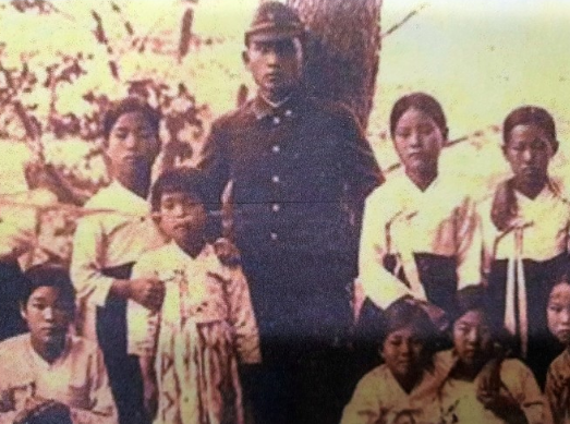  기회주의자 박정희?
