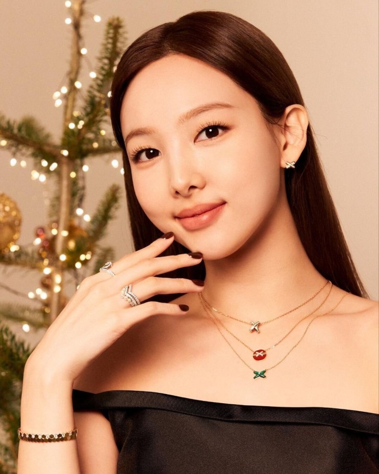  트와이스 나연, For Chaumet 2022 주얼리 사진 4P