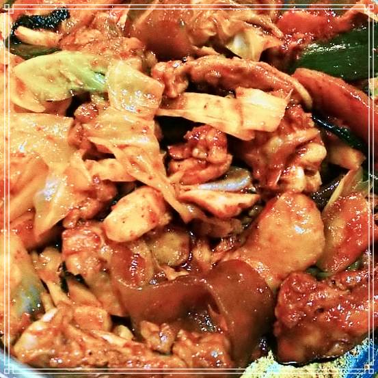  10월10일 6시내고향 40년 전통 철판 닭갈비 고향정가게 고향 노포 추천 춘천 박사마을 추천 가게 막국수 우삼겹 숙주볶음 방송 정보