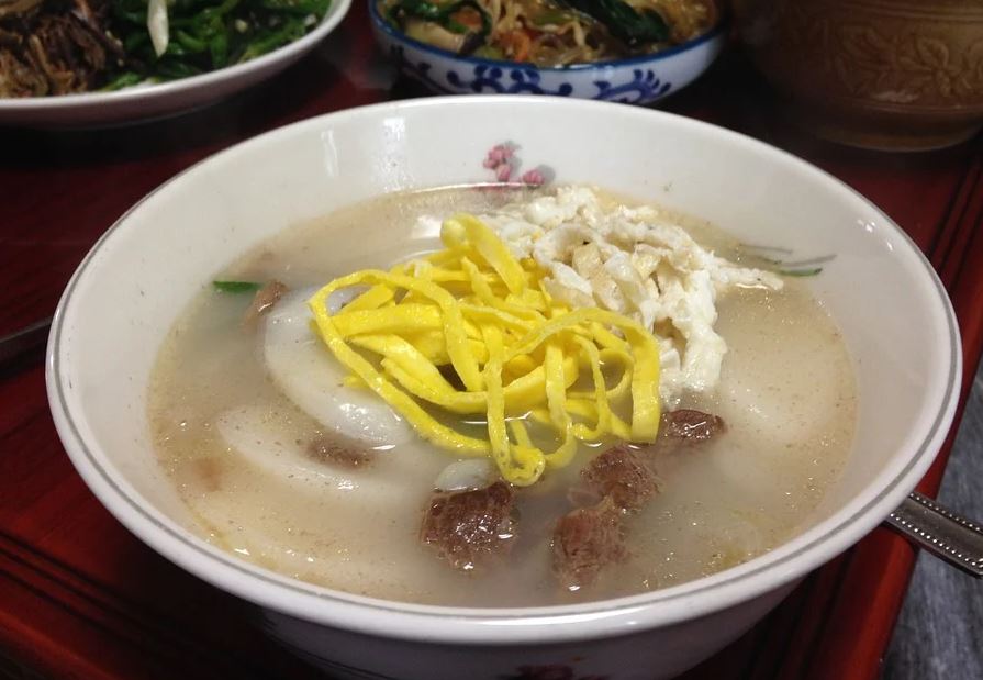  설날 대표 음식 떡국의 유래 및 다양한 정보 !!