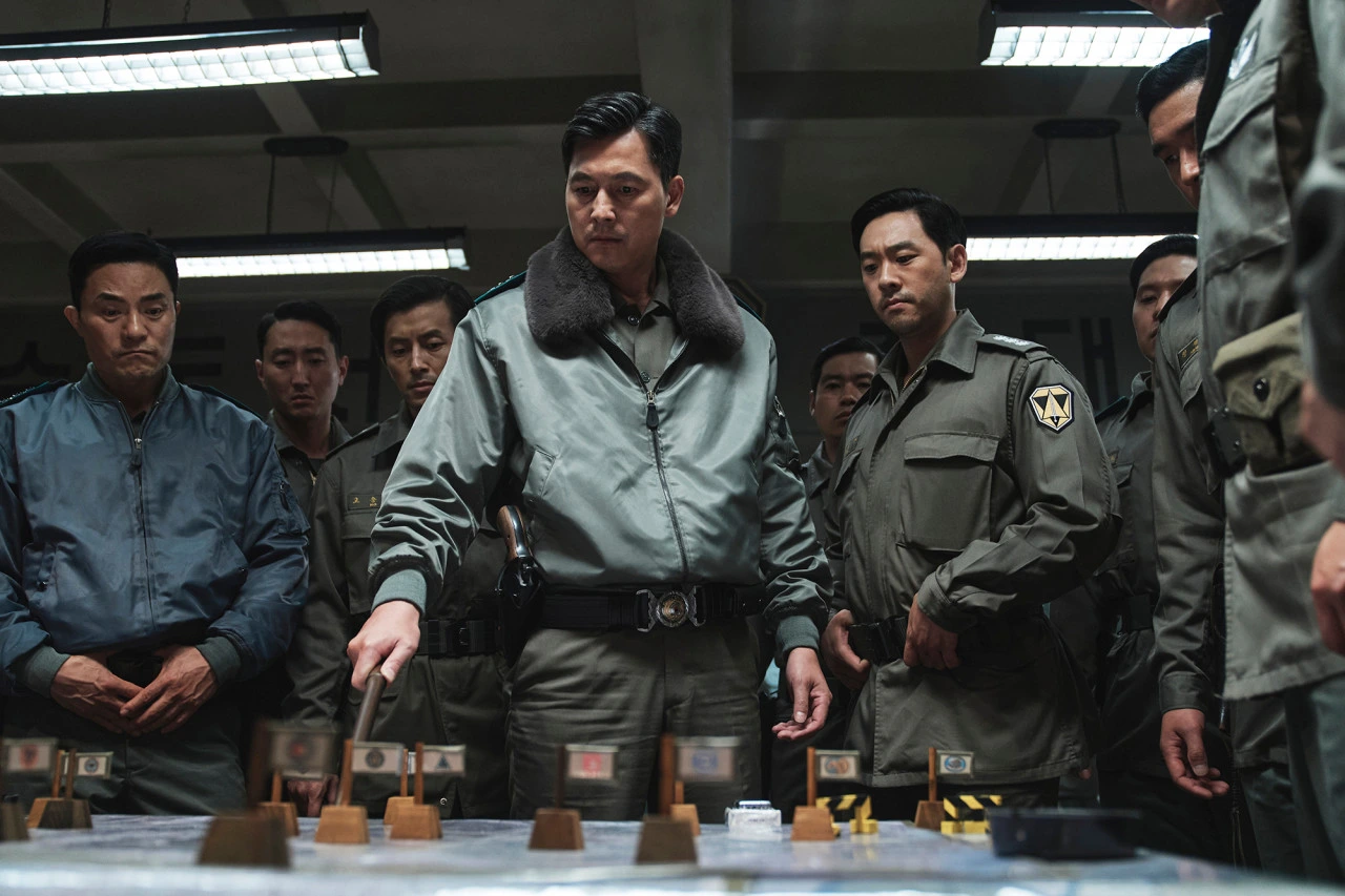 영화 [서울의 봄] 출동 준비를 하고있는 이태신 장군