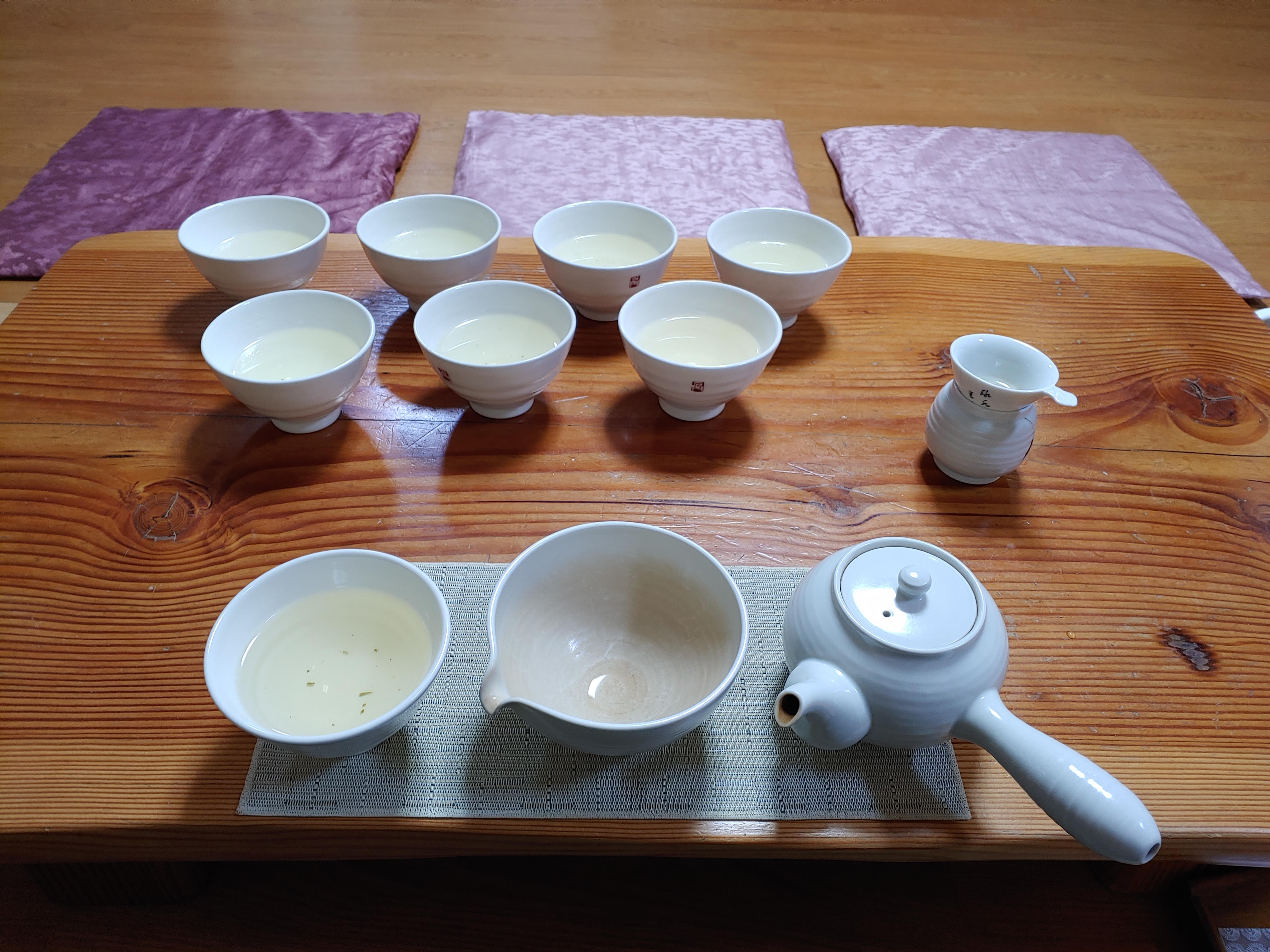 석문호흡 수련을 하려 오시면 향기와 맛이 참 좋은 선차(仙茶)를 수련 후에 드립니다.