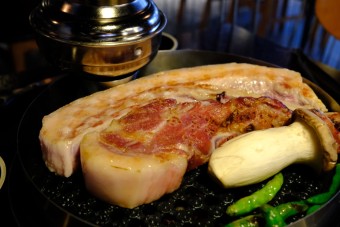 흑돼지 뼈삼겹