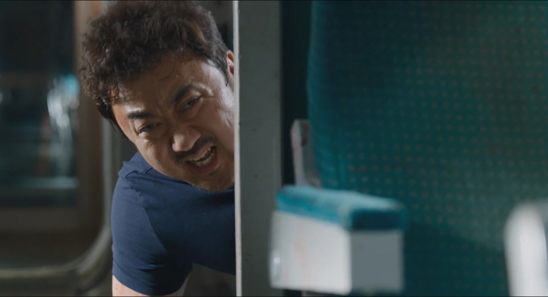 부산행 Train To Busan,2016p.WEBRip.H264.AAC.mp4_20240526_142132.651.jpg