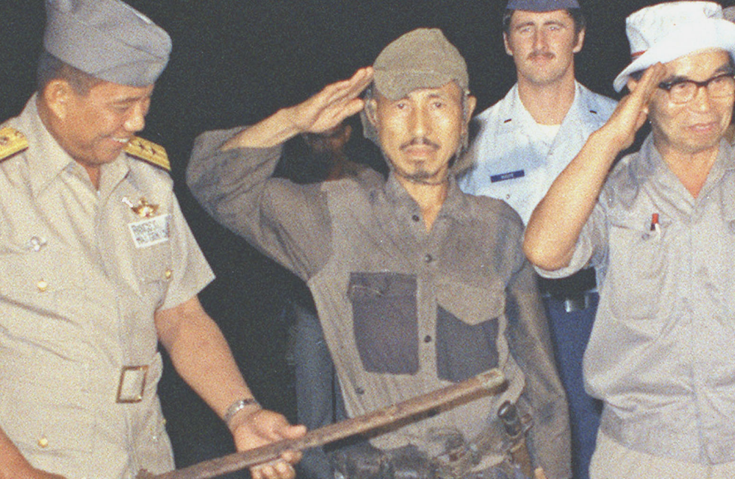 29년 동안의 운둔 생활을 끝내고 필리핀 군에 투항하는 &quot;오노다 히로&quot; 중위