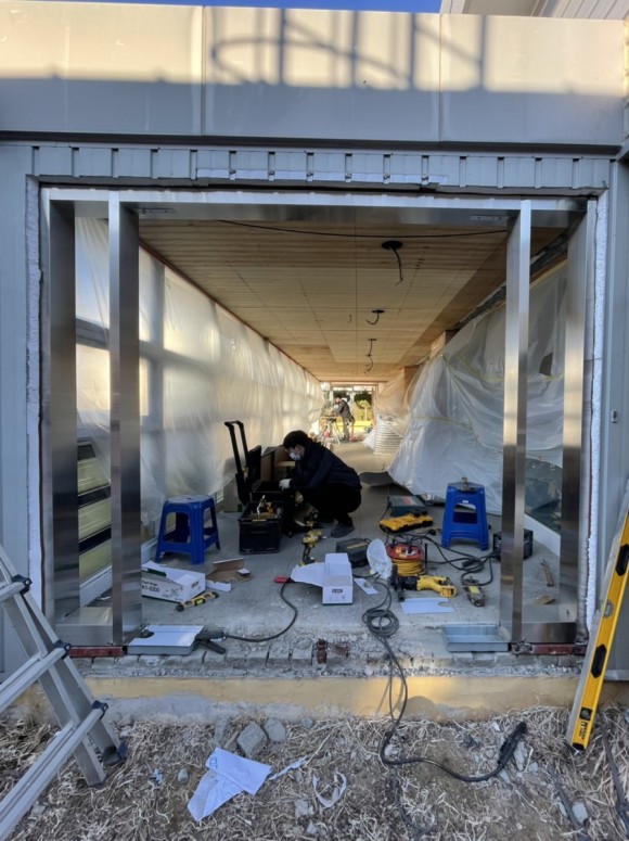 식당관 출입구 강화도어 유리문으로 설치 김해 진영 제일고등학교 강화도어 설치, 11