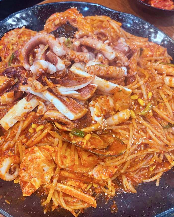 단돈 6천원 푸짐한 아귀찜 한 접시 아구찜 해물찜 대전 갈마동 맛집 추천 생방송투데이 맛있고 싸다고