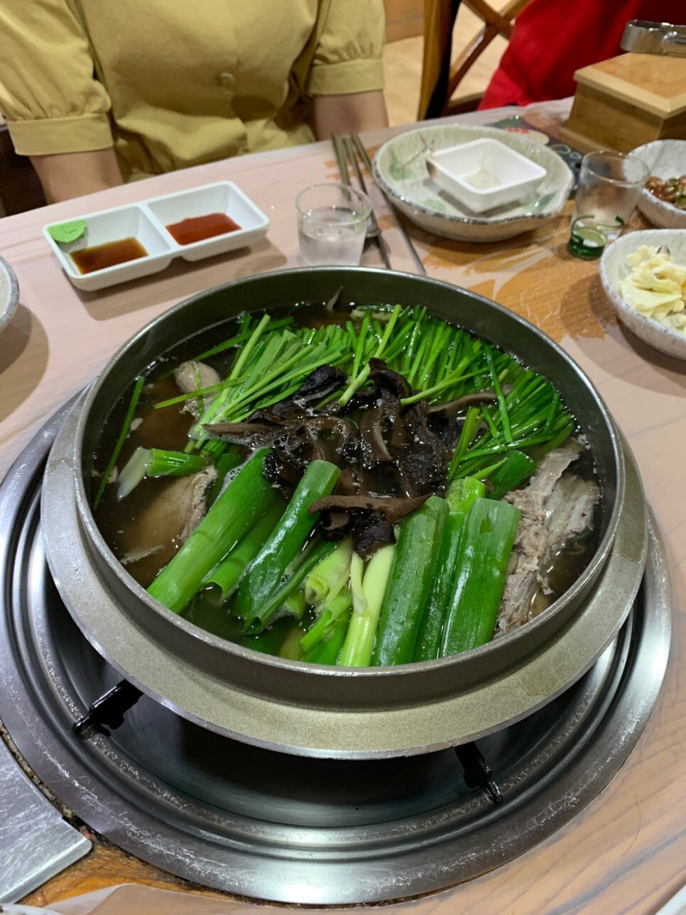 천만애능이백숙 이미지